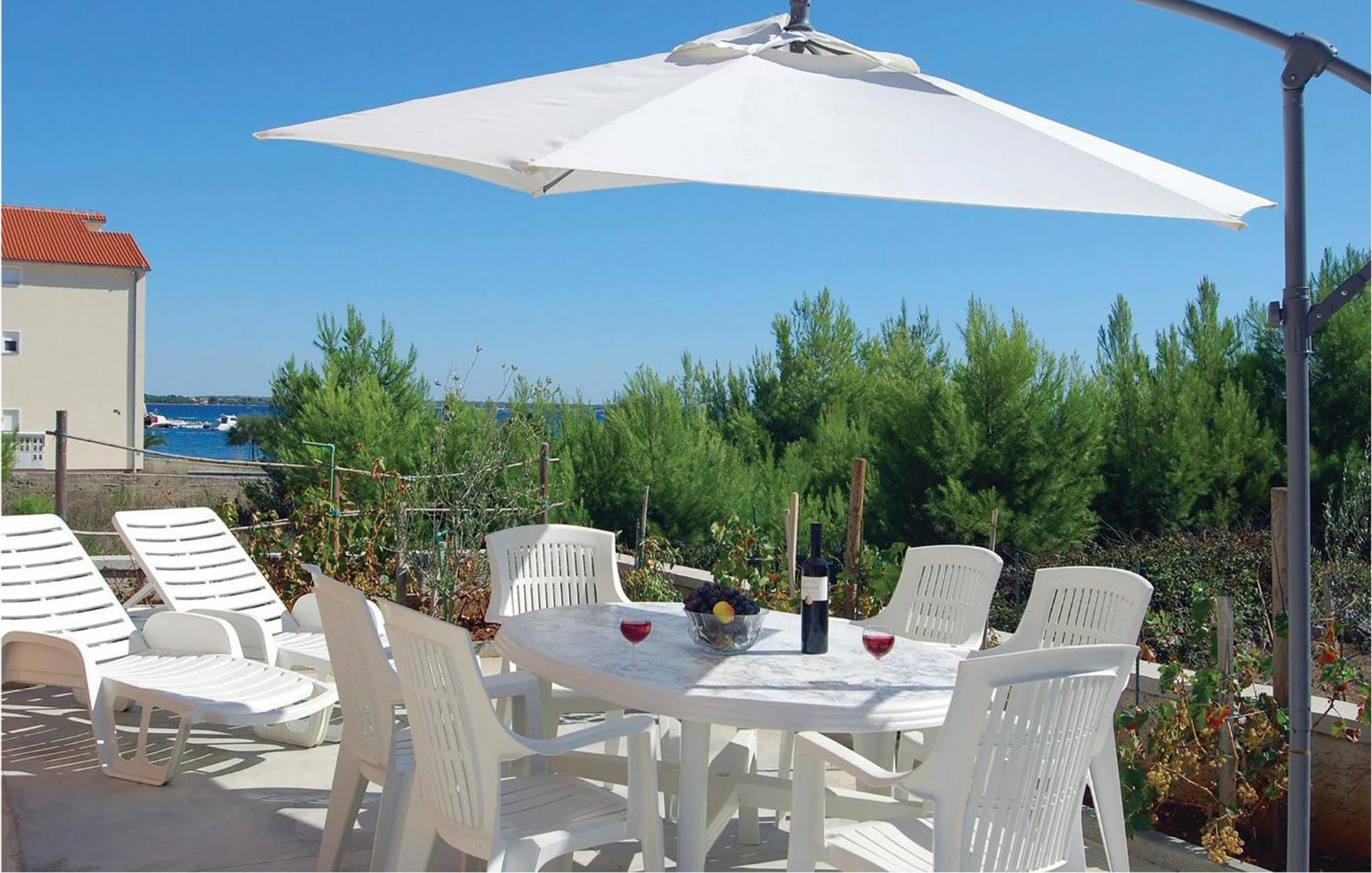 2 Bedroom Nice Apartment In Vir Exterior foto